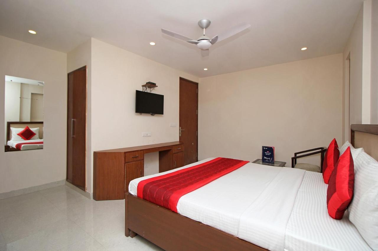 Oyo Hotel Blu Pebbles Near Delhi Airport New Delhi Eksteriør bilde