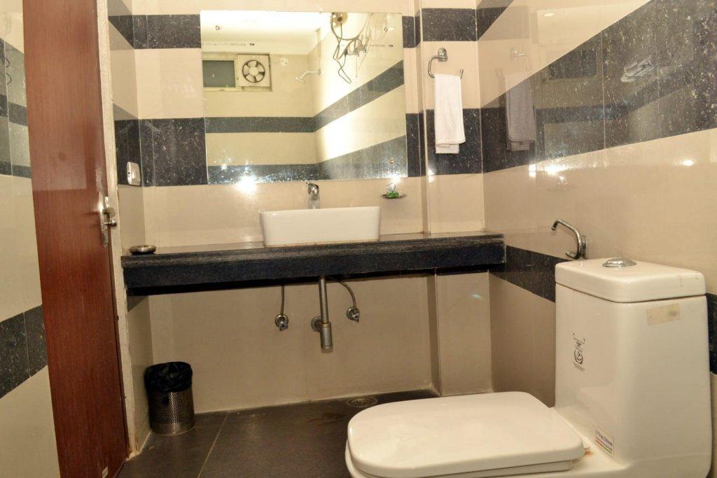 Oyo Hotel Blu Pebbles Near Delhi Airport New Delhi Eksteriør bilde